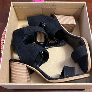Black sandals